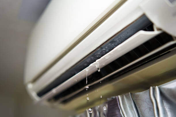 common-aircon-problem-not-cold-water-leakage-light-blinking